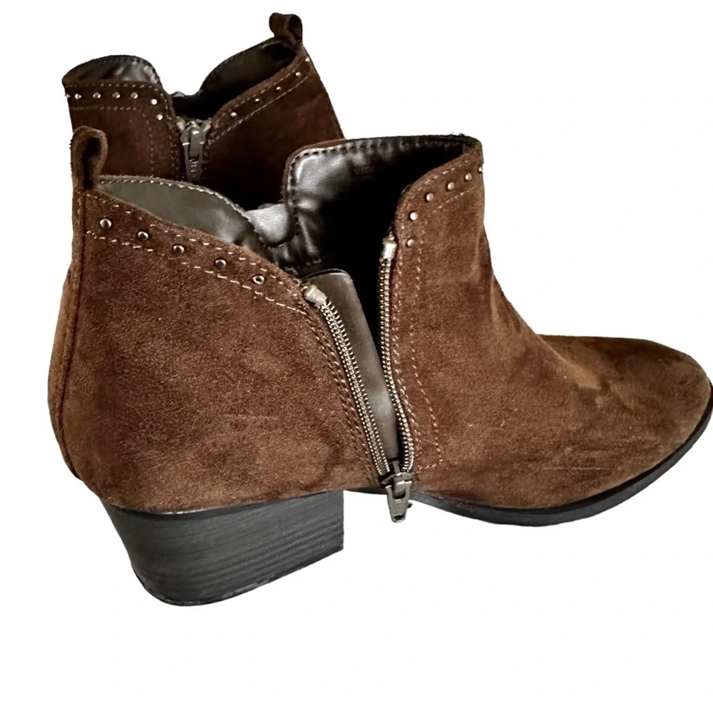 🔴 5 for $40 SALE!  Sonoma Brown Faux Suede studded zipper closure booties sz 9